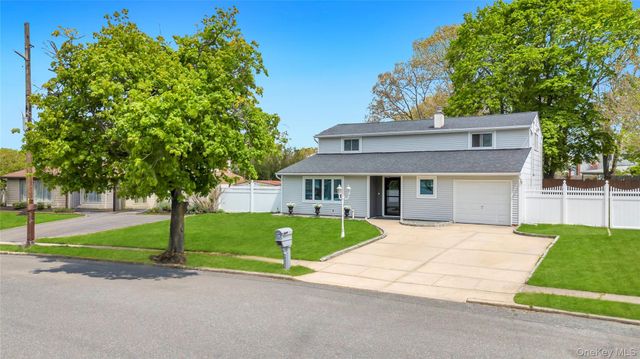 55 Starfire Drive, Centereach, NY 11720