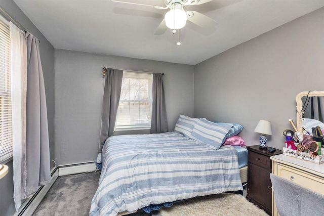 8 Middle Rd # B, Plaistow, NH 03865