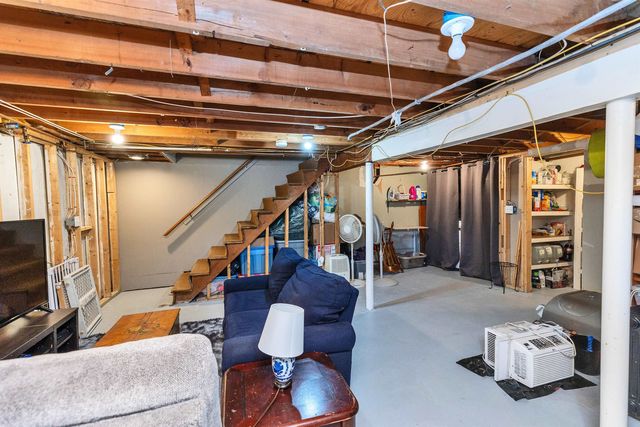 8 Middle Rd # B, Plaistow, NH 03865
