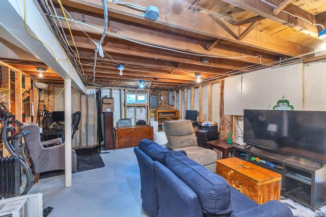 8 Middle Rd # B, Plaistow, NH 03865