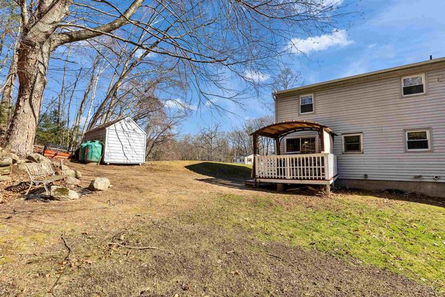 8 Middle Rd # B, Plaistow, NH 03865