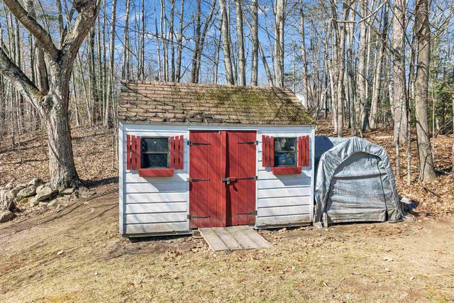 8 Middle Rd # B, Plaistow, NH 03865