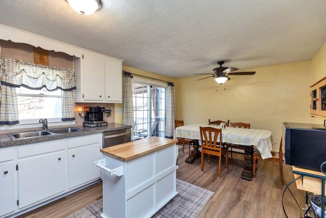 8 Middle Rd # B, Plaistow, NH 03865