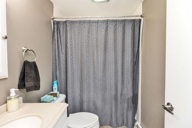8 Middle Rd # B, Plaistow, NH 03865