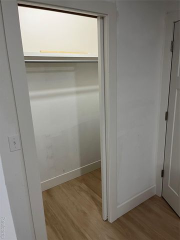 1535 E Meyers Avenue, Hazel Park, MI 48030