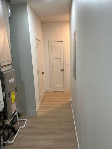 1535 E Meyers Avenue, Hazel Park, MI 48030