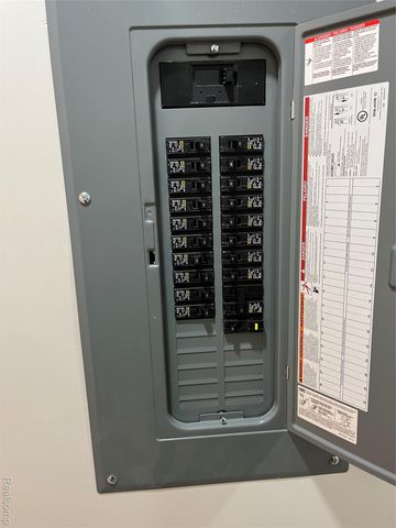 1535 E Meyers Avenue, Hazel Park, MI 48030