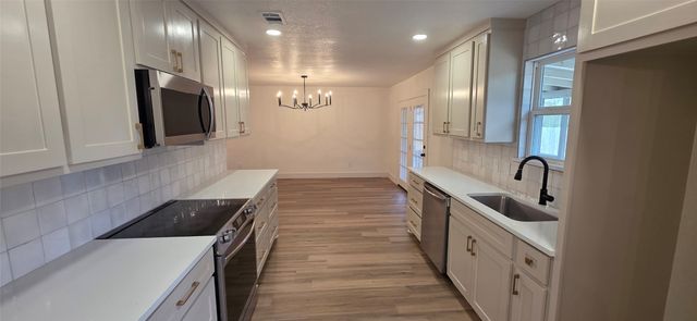 5511 Parliament Drive, Arlington, TX 76017