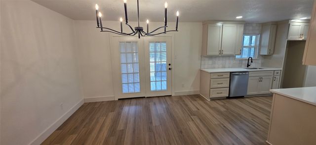 5511 Parliament Drive, Arlington, TX 76017