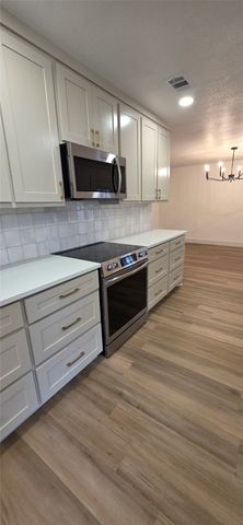 5511 Parliament Drive, Arlington, TX 76017