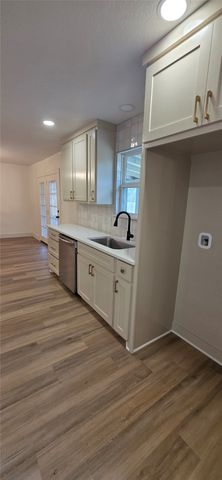 5511 Parliament Drive, Arlington, TX 76017