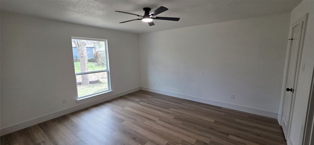 5511 Parliament Drive, Arlington, TX 76017