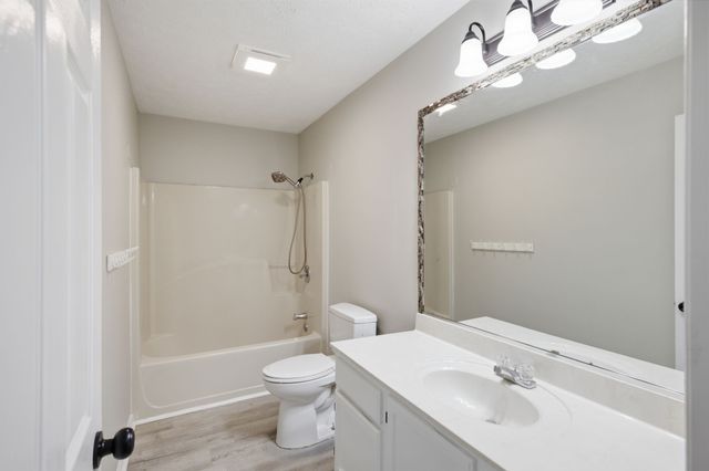 1529 Potter Dr, Columbia, TN 38401