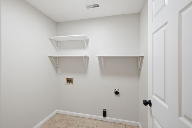 1529 Potter Dr, Columbia, TN 38401
