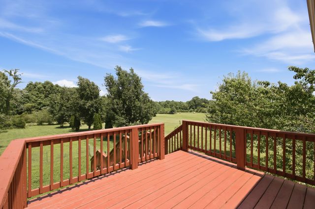 1529 Potter Dr, Columbia, TN 38401
