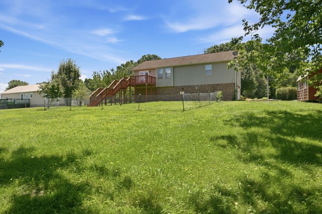 1529 Potter Dr, Columbia, TN 38401