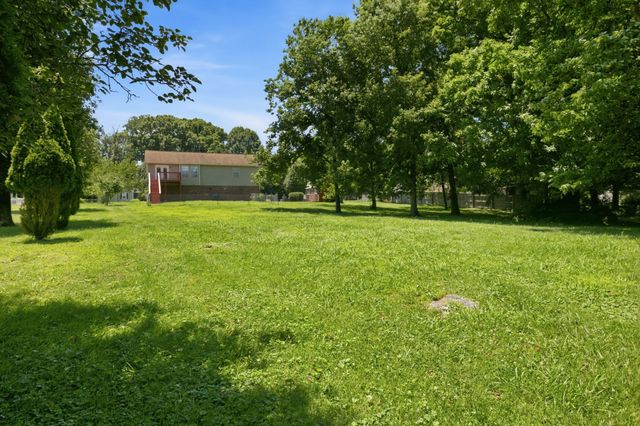1529 Potter Dr, Columbia, TN 38401
