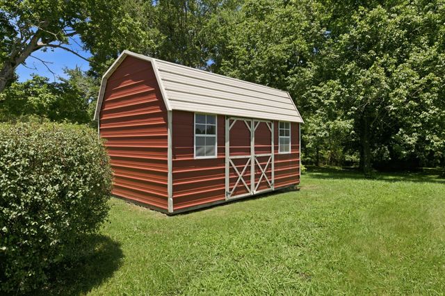 1529 Potter Dr, Columbia, TN 38401
