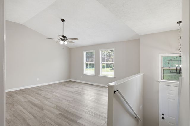 1529 Potter Dr, Columbia, TN 38401