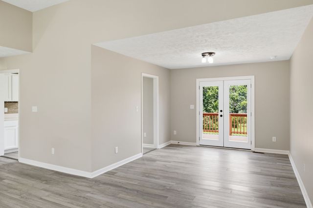 1529 Potter Dr, Columbia, TN 38401