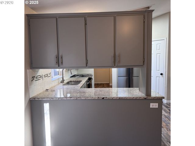 925 Sw DOLORES Dr, Waldport, OR 97394