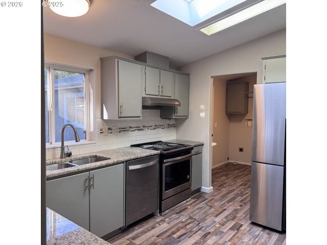 925 Sw DOLORES Dr, Waldport, OR 97394