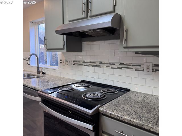 925 Sw DOLORES Dr, Waldport, OR 97394