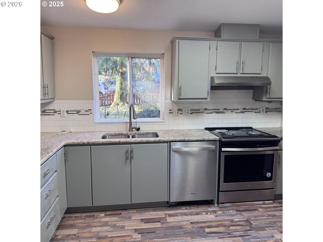 925 Sw DOLORES Dr, Waldport, OR 97394