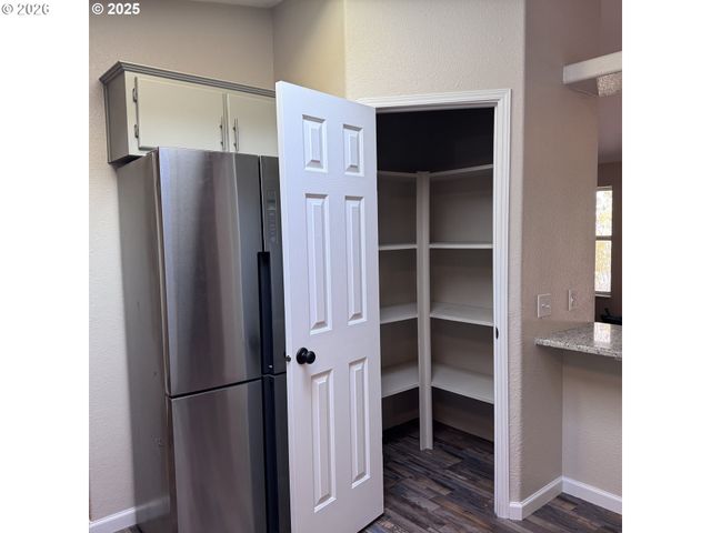 925 Sw DOLORES Dr, Waldport, OR 97394