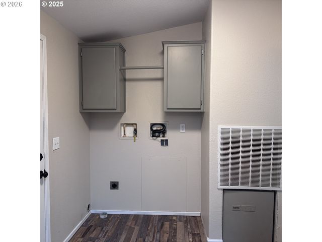 925 Sw DOLORES Dr, Waldport, OR 97394