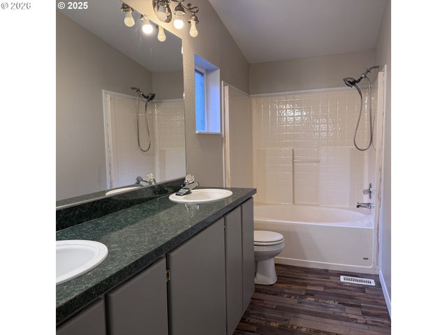 925 Sw DOLORES Dr, Waldport, OR 97394