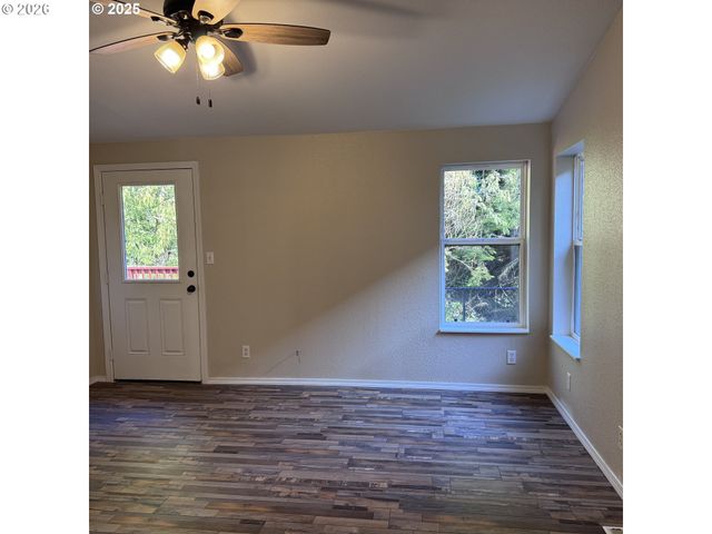 925 Sw DOLORES Dr, Waldport, OR 97394