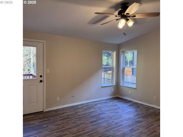 925 Sw DOLORES Dr, Waldport, OR 97394