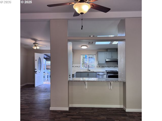 925 Sw DOLORES Dr, Waldport, OR 97394