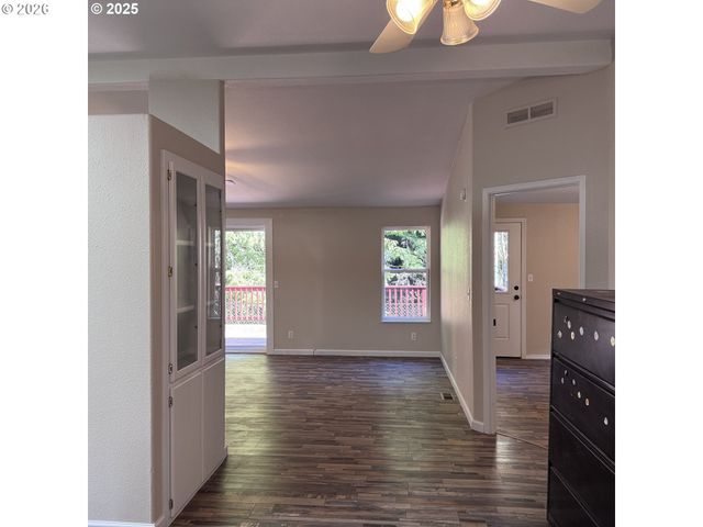 925 Sw DOLORES Dr, Waldport, OR 97394