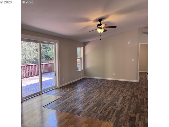 925 Sw DOLORES Dr, Waldport, OR 97394