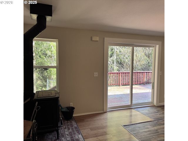 925 Sw DOLORES Dr, Waldport, OR 97394