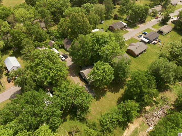 610 Broad Street, Murray, KY 42071