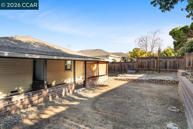 162 Riverview Dr, Pittsburg, CA 94565