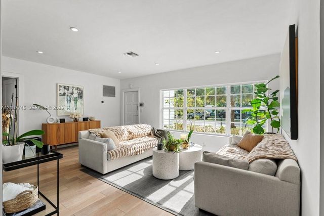 11790 NE 8th Ave, Biscayne Park, FL 33161