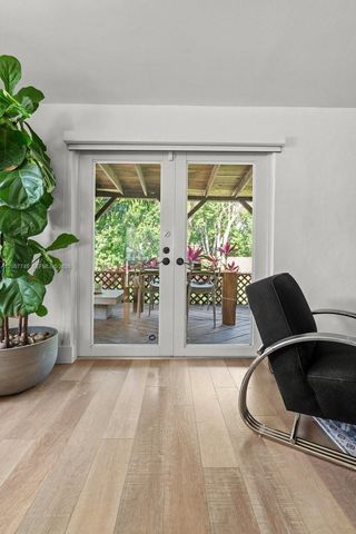 11790 NE 8th Ave, Biscayne Park, FL 33161