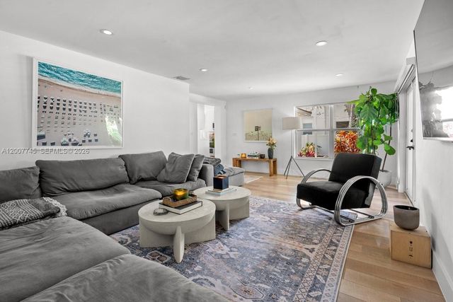 11790 NE 8th Ave, Biscayne Park, FL 33161