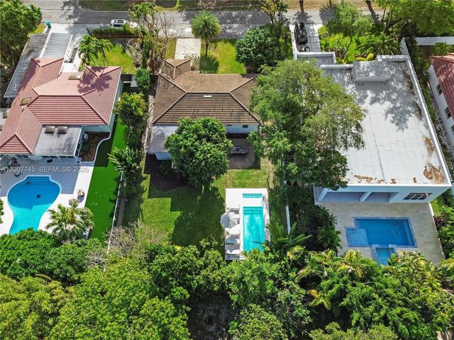 11790 NE 8th Ave, Biscayne Park, FL 33161