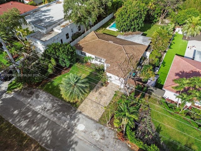 11790 NE 8th Ave, Biscayne Park, FL 33161