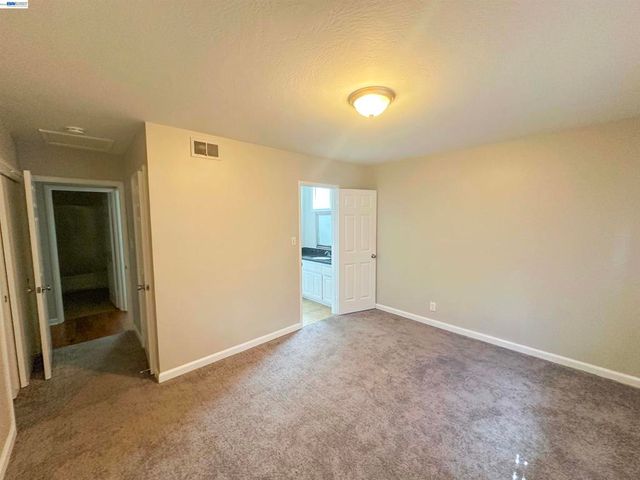 378 Acacia St, Fairfield, CA 94533
