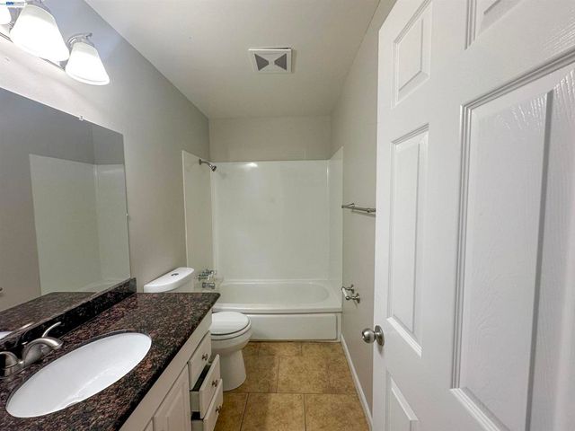 378 Acacia St, Fairfield, CA 94533
