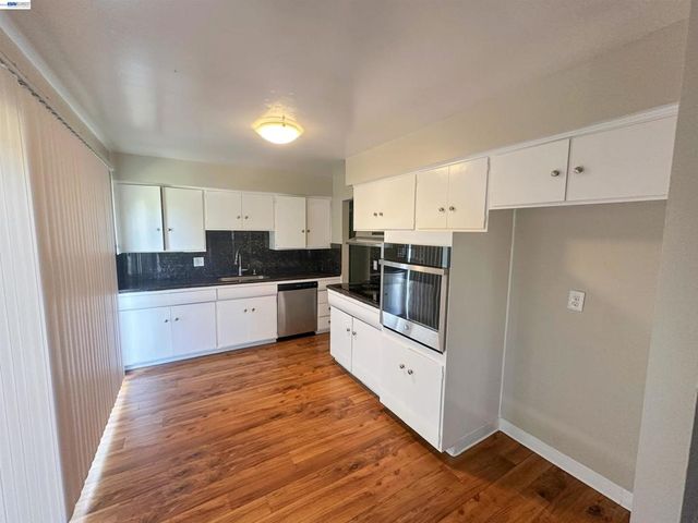 378 Acacia St, Fairfield, CA 94533