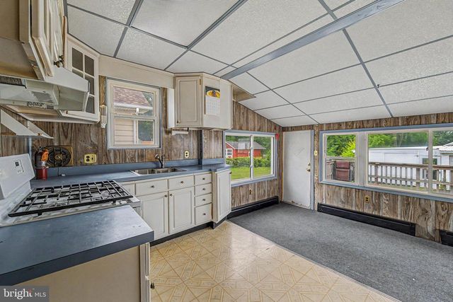 34 RIDGEWAY AVE, Oaklyn, NJ 08107
