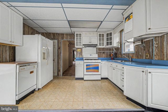 34 RIDGEWAY AVE, Oaklyn, NJ 08107