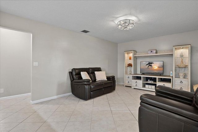 17713 32nd Lane N, Loxahatchee, FL 33470